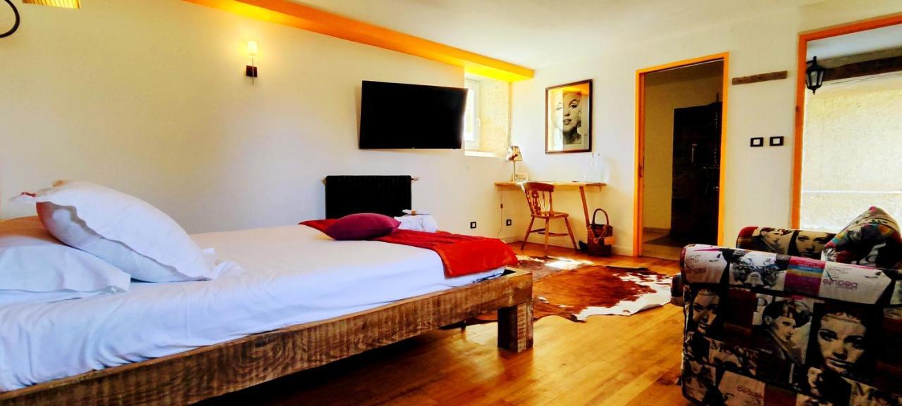 Logis Hotels Domaine Du Chatelard Dirac Luaran gambar