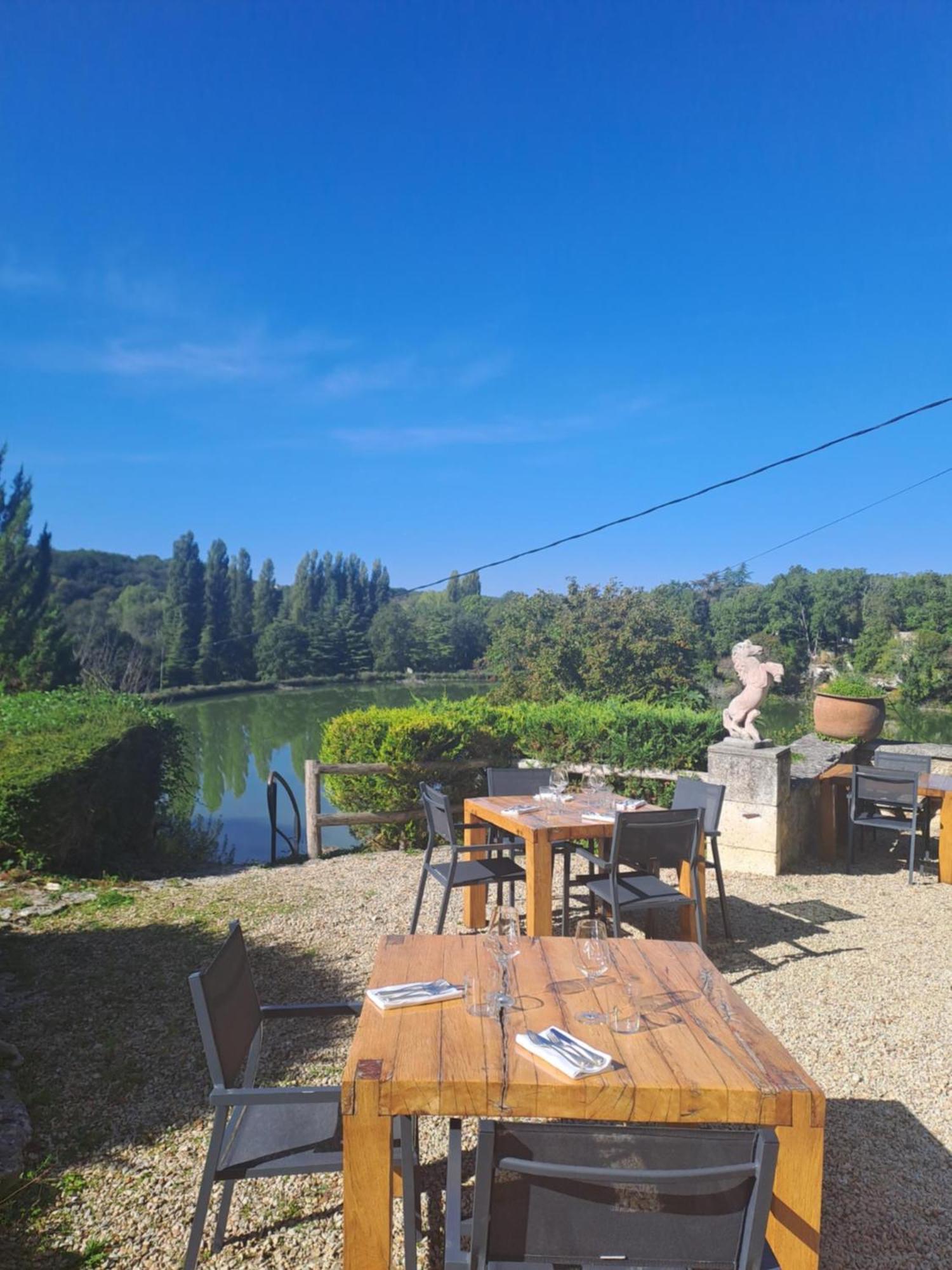 Logis Hotels Domaine Du Chatelard Dirac Luaran gambar