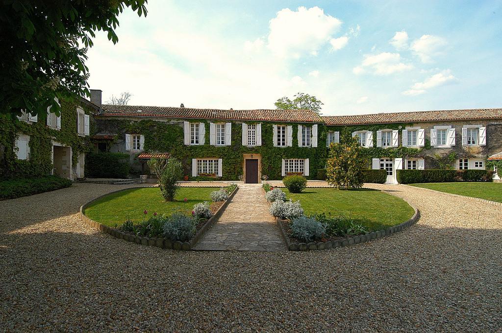 Logis Hotels Domaine Du Chatelard Dirac Luaran gambar
