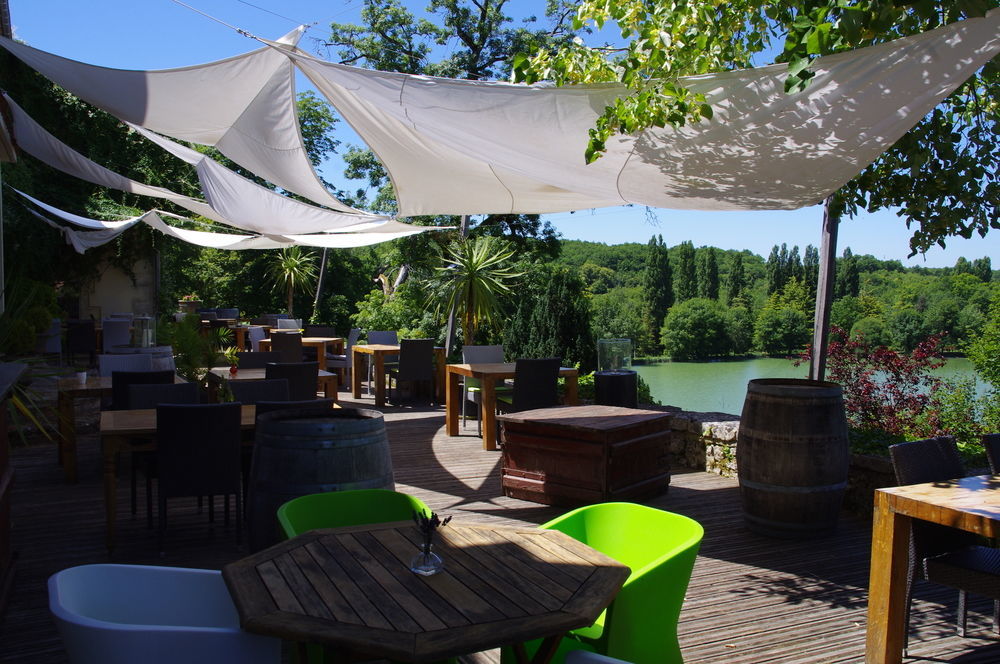 Logis Hotels Domaine Du Chatelard Dirac Luaran gambar